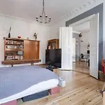 Apartment & Charmy In Old Building *