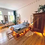 Apartment & Charmy In Old Building