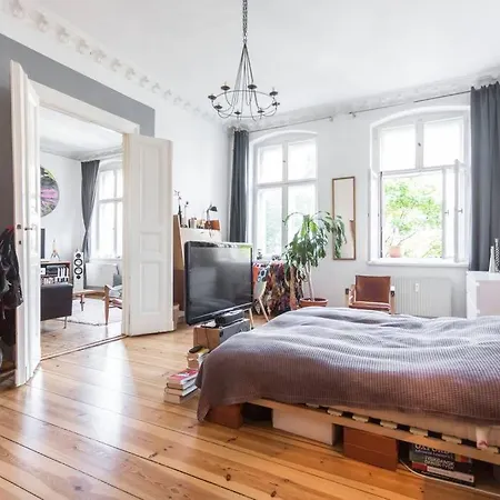 & Charmy In Old Building Apartment Berlin