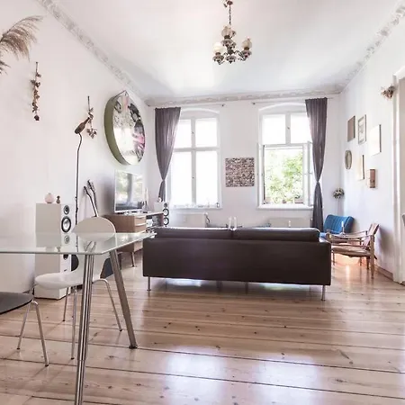 & Charmy In Old Building Apartment *