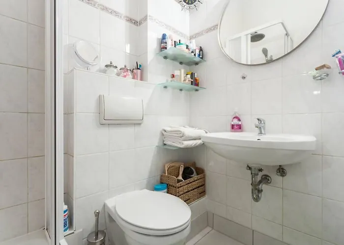 & Charmy In Old Building * برلين