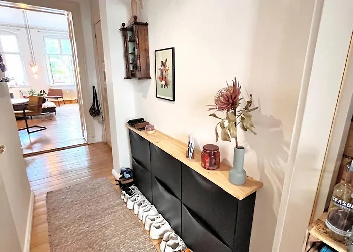 & Charmy In Old Building * Berlijn