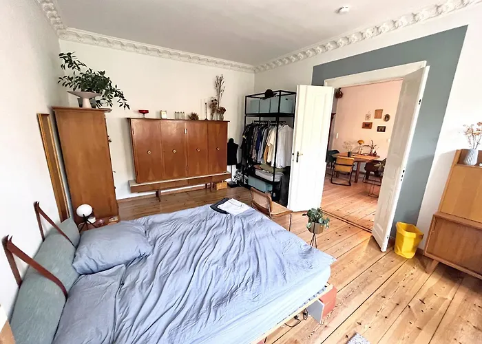 & Charmy In Old Building Appartement Berlijn