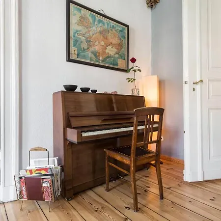 & Charmy In Old Building Apartment Berlin