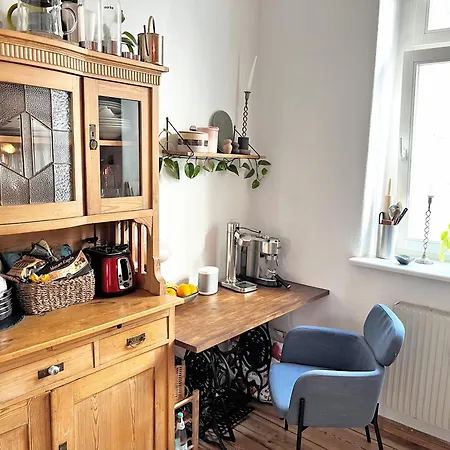 & Charmy In Old Building Berlín