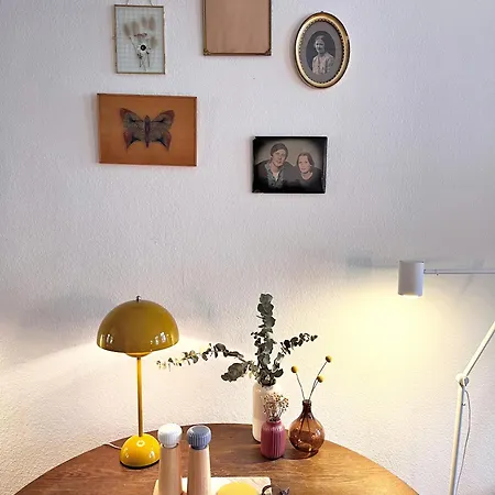 & Charmy In Old Building Berlín